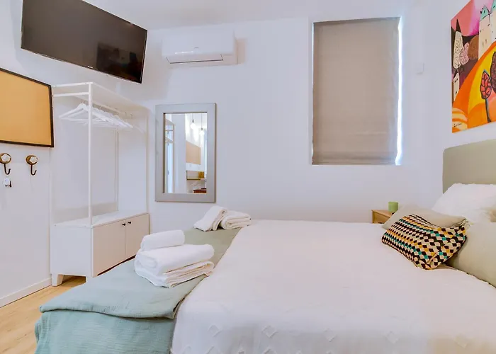 Luminosa Holidays House